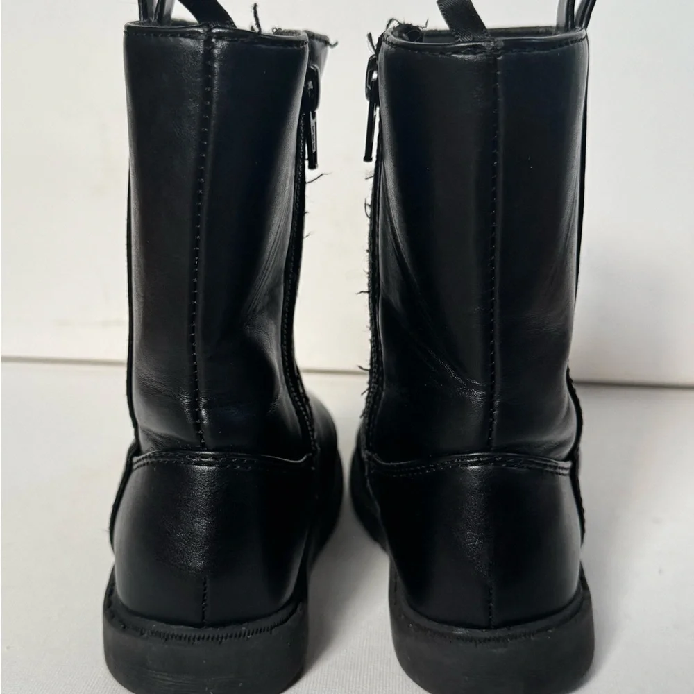 Old Navy sleek sturdy